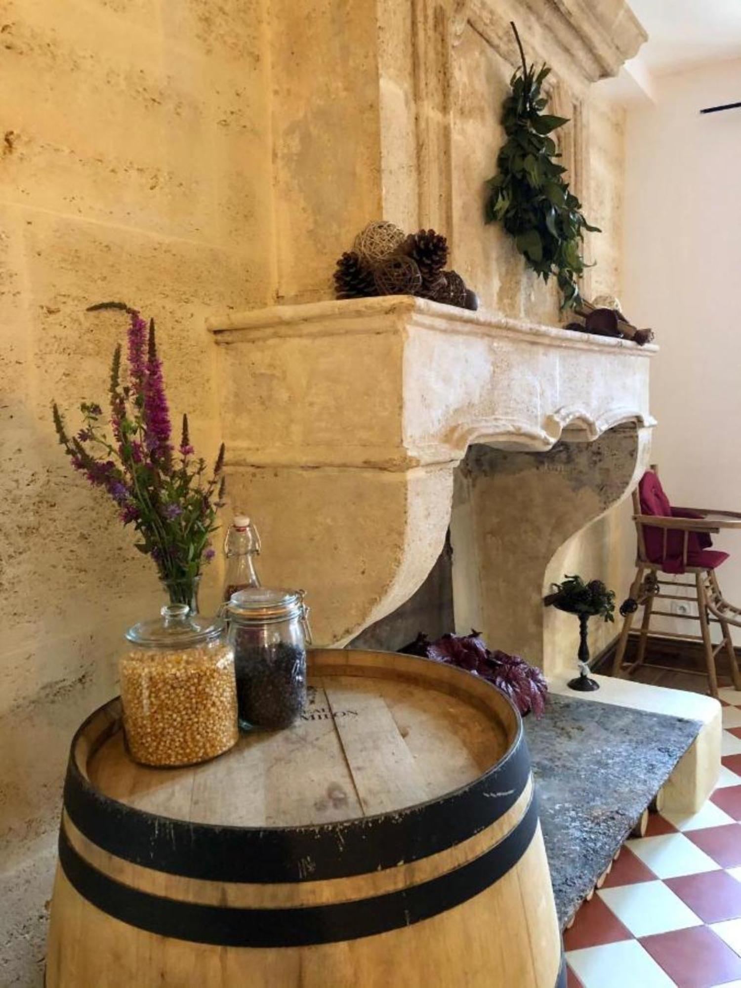 Gîte du Château Le Conte au coeur du vignoble de Saint Emilion Exterior foto